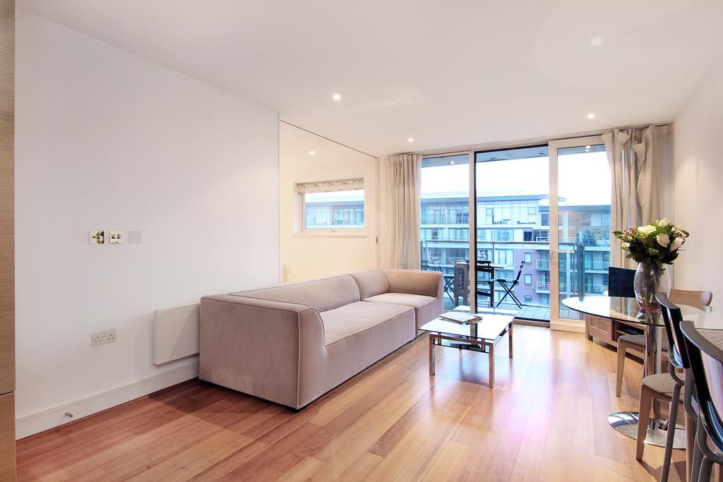 Lifestyle Chelsea Bridge Londra